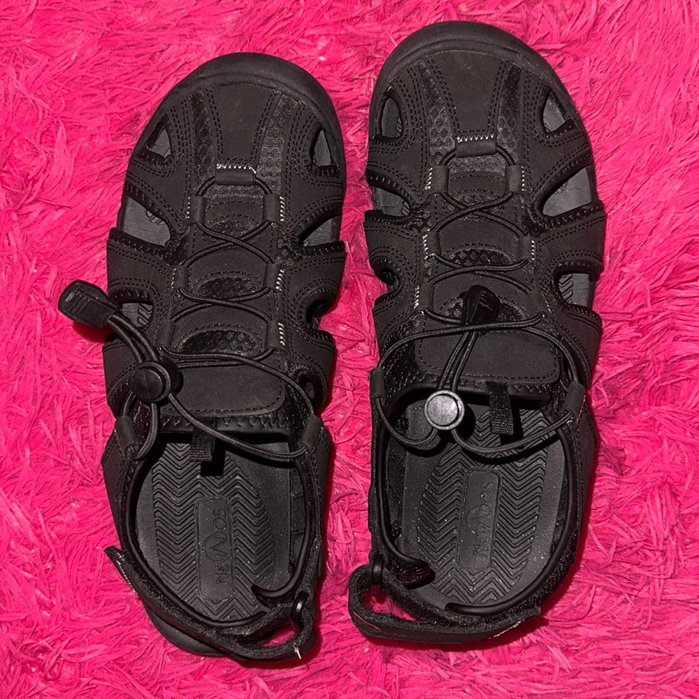 Black women’s water shoes